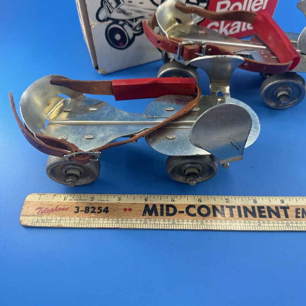 Vintage 60's UNION 85 Metal Adjustable Roller Skates Leather Straps Key Kids 1-9 - Picture 5 of 9
